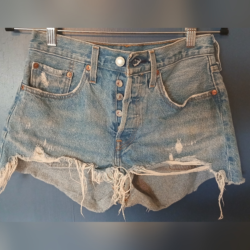 Levi's 501 Light Blue Distressed Cutoff Jean Shorts, Size small